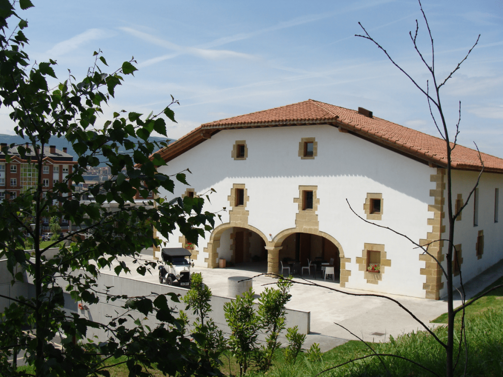 Mendibile Jauregia, palacio del txakoli bizkaino. Leioa